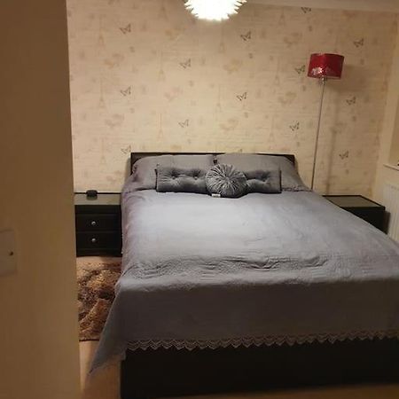 Beautiful Ensuite Room เวลลิงเบรอ ภายนอก รูปภาพ