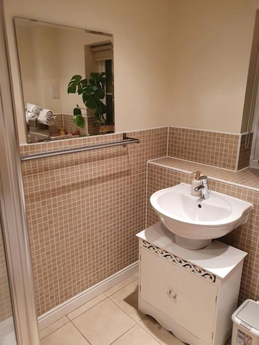 Beautiful Ensuite Room เวลลิงเบรอ ภายนอก รูปภาพ